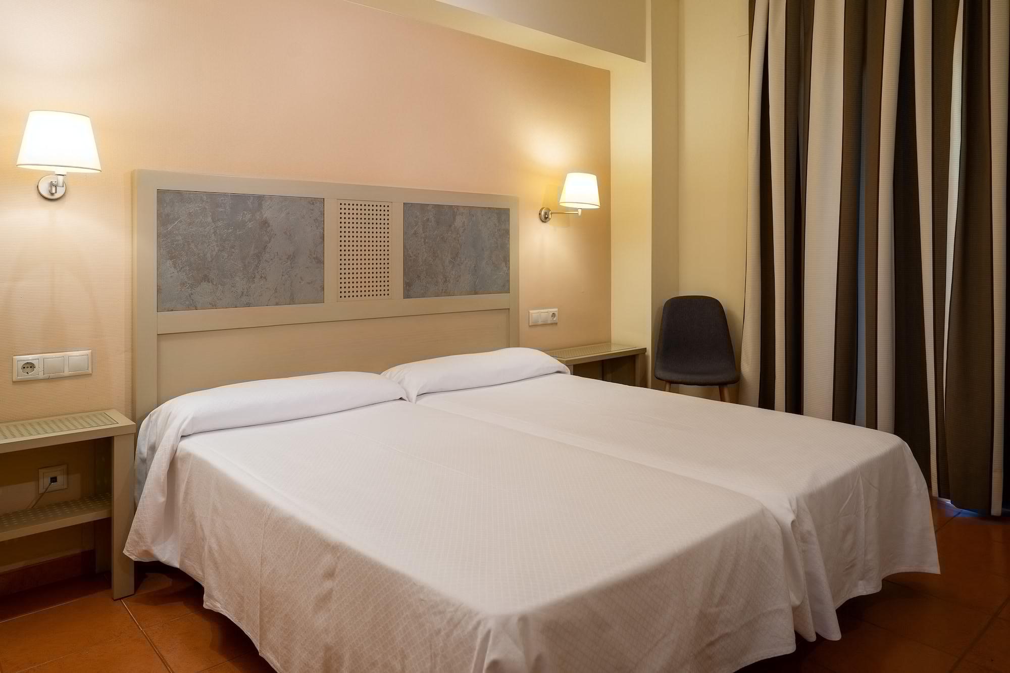 Hotel Alcossebre Екстер'єр фото